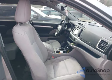 2019 Toyota Highlander Le z USA, uszkodzony, nr VIN 5TDBZRFH6KS730270